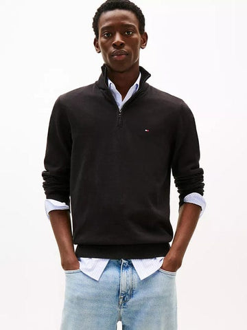 TH Quarter-Zip Sweatshirt Black
