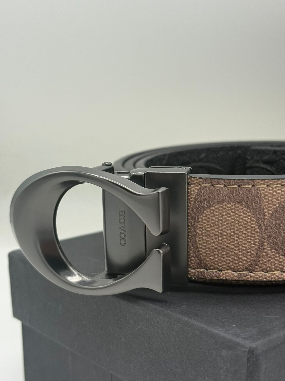 Coach Reversible Signature "C" Buckle Beige Belt